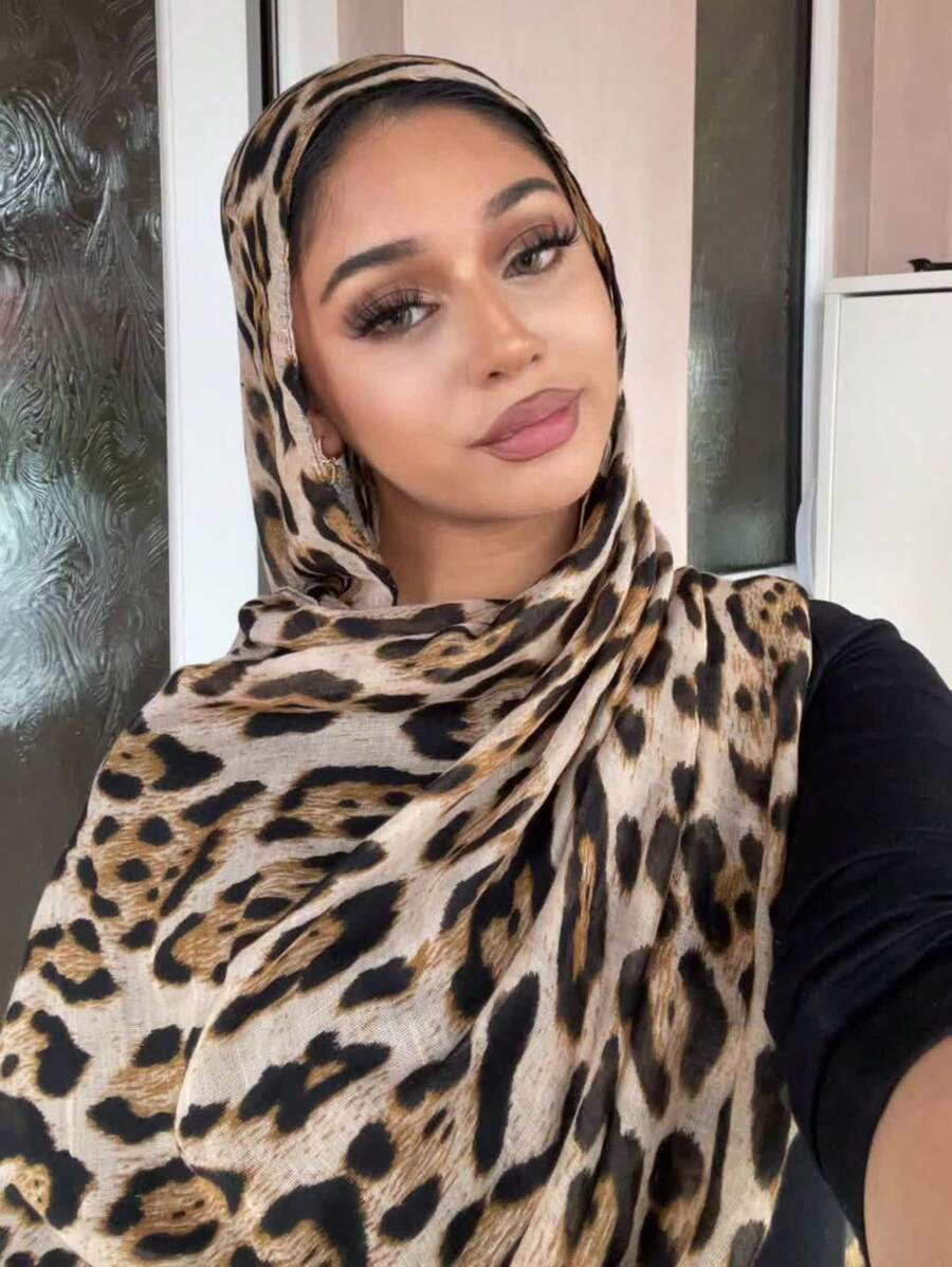 1pc Women Hijab Bohemian Style Classic Leopard Print Scarf, Casual Street Wear Shawl For Autumn/Winter, Suitable For Daily Use Abaya Accessories