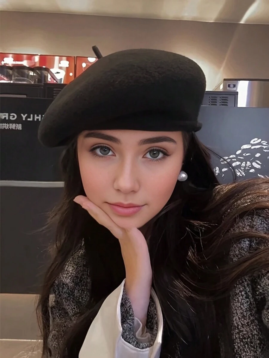 1pc Women's New Fashion High-Grade Versatile Elegant Curled Sheepskin Beret Headwear, Autumn/Winter, Japanese-Style Artistic Painter Hat, British Style