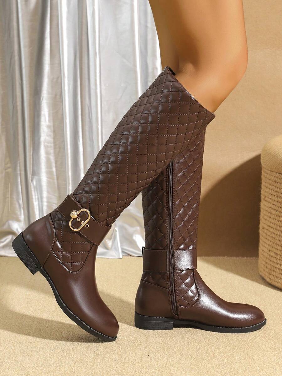 Nuevas botas de media pantorrilla cómodas y antideslizantes para mujeres en 2024, con acento de botón de metal bordado en marrón, versátiles y casuales con cremallera lateral, suela gruesa antideslizante y punta redonda, estilo occidental de caña alta