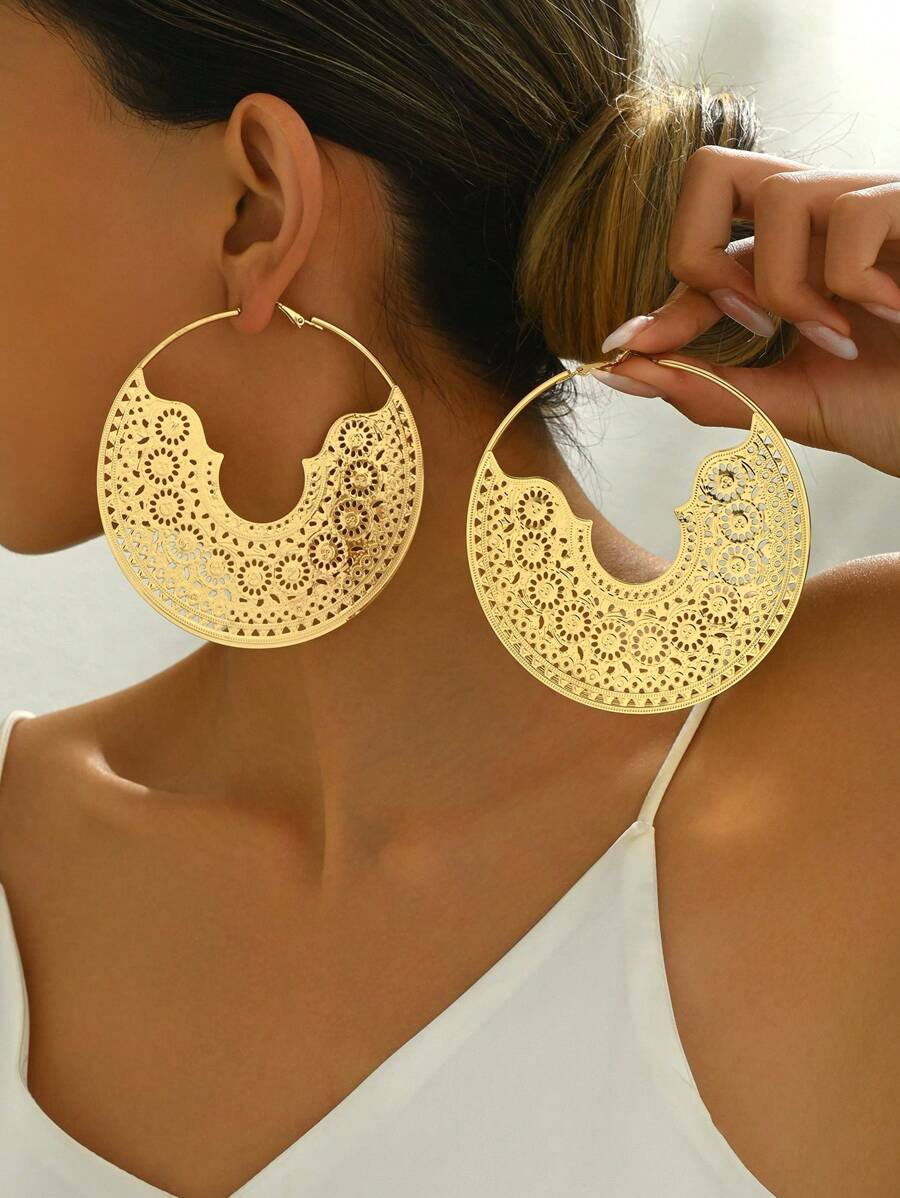 1 Pair Vintage Oversized Hollow Floral Pattern Totem Metal Geometric Drop Hoop Earrings For Women