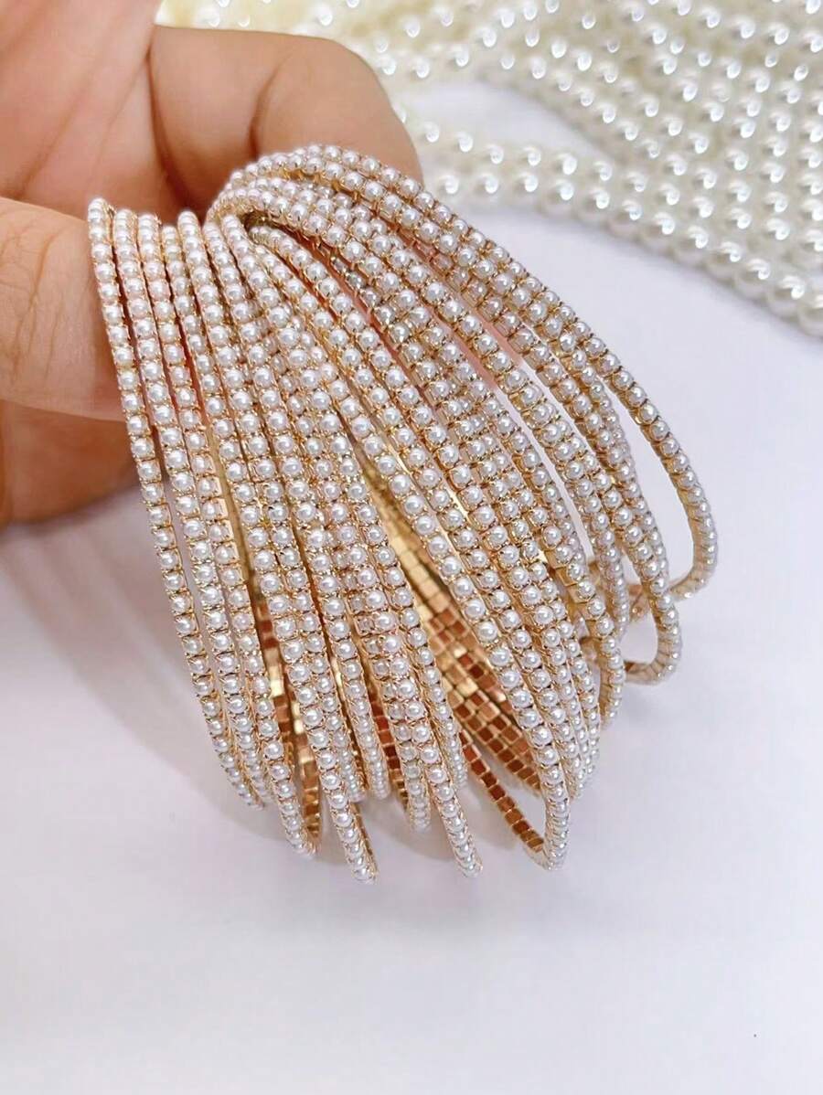 1 Set di braccialetti con perle sintetiche, estremamente delicati, adatti per le donne