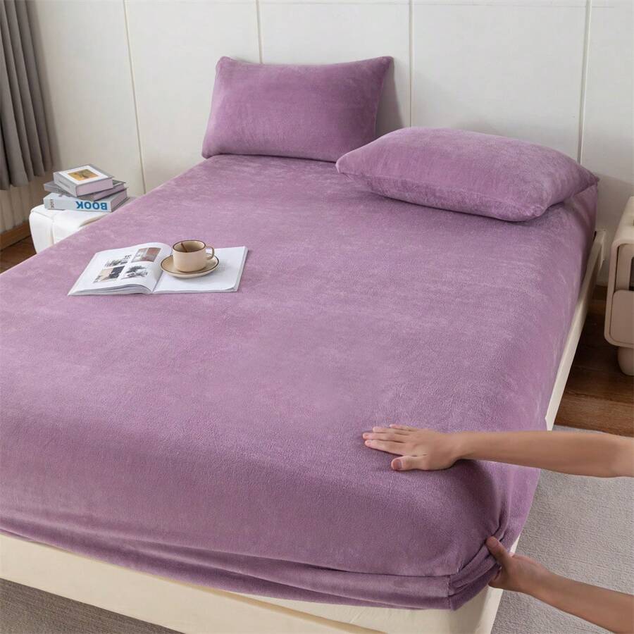1 pieza Sábana ajustada de suave y delicado forro polar de leche, color liso minimalista, cálida y cómoda, de tela de terciopelo de franela, producto de alta calidad para maternidad y bebé (funda de almohada no incluida)