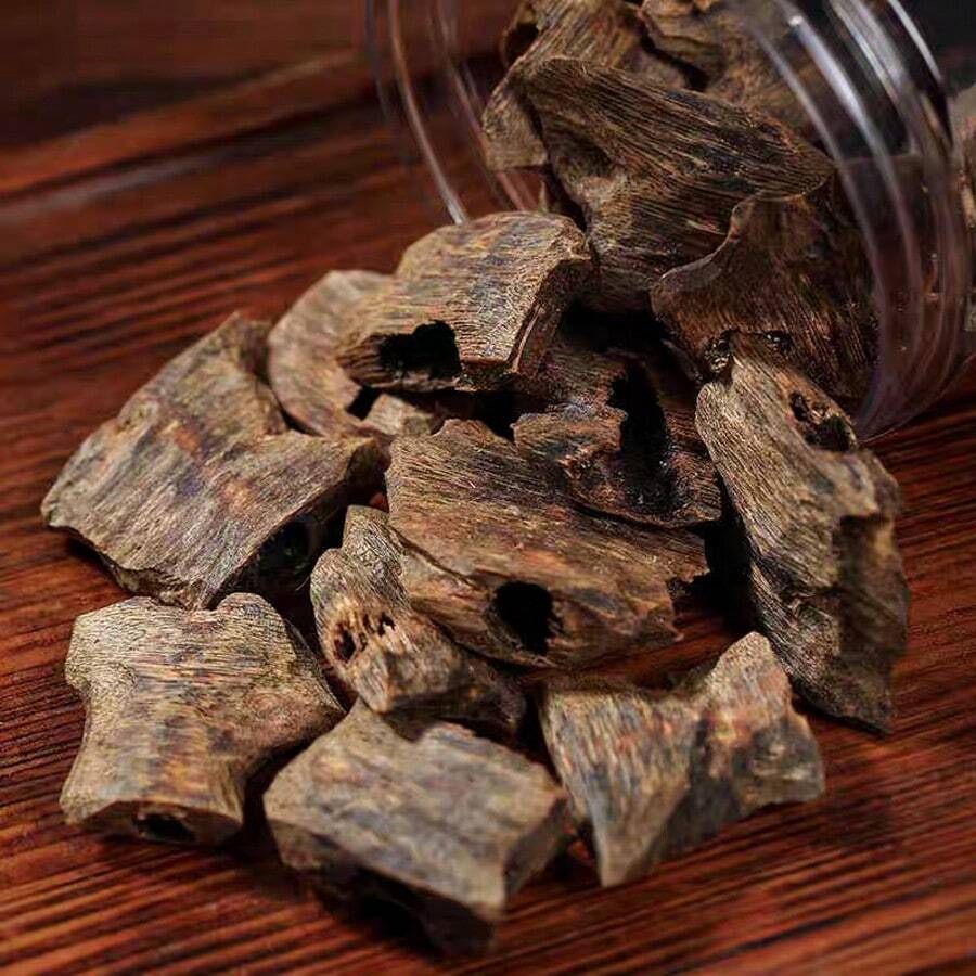 5g/10g Natural Canaan Agarwood Chips For Soothing And Sleeping, No Chemicals, Sweet Scent Suitable For Carbon, Electric Heating, Soft Coal Burning, Diffused Fire, High-End Raw Materials From Chinese And Arabian Incense, Suitable For Relaxation, Sleeping, Yoga, Tea, Spa And Meditation, Etc.