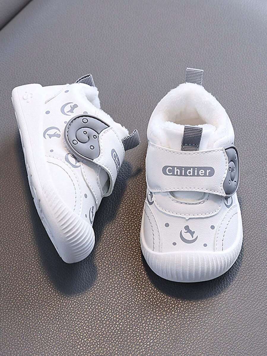 Zapatos deportivos encantadores y de moda, de suela suave y antideslizante, forrados de terciopelo, cálidos y aptos para niños y niñas de 6 meses a 3 años, para uso en interiores/exteriores en invierno. Zapatos casuales para caminar con cierre de gancho y bucle ancho, fácil de poner y quitar.