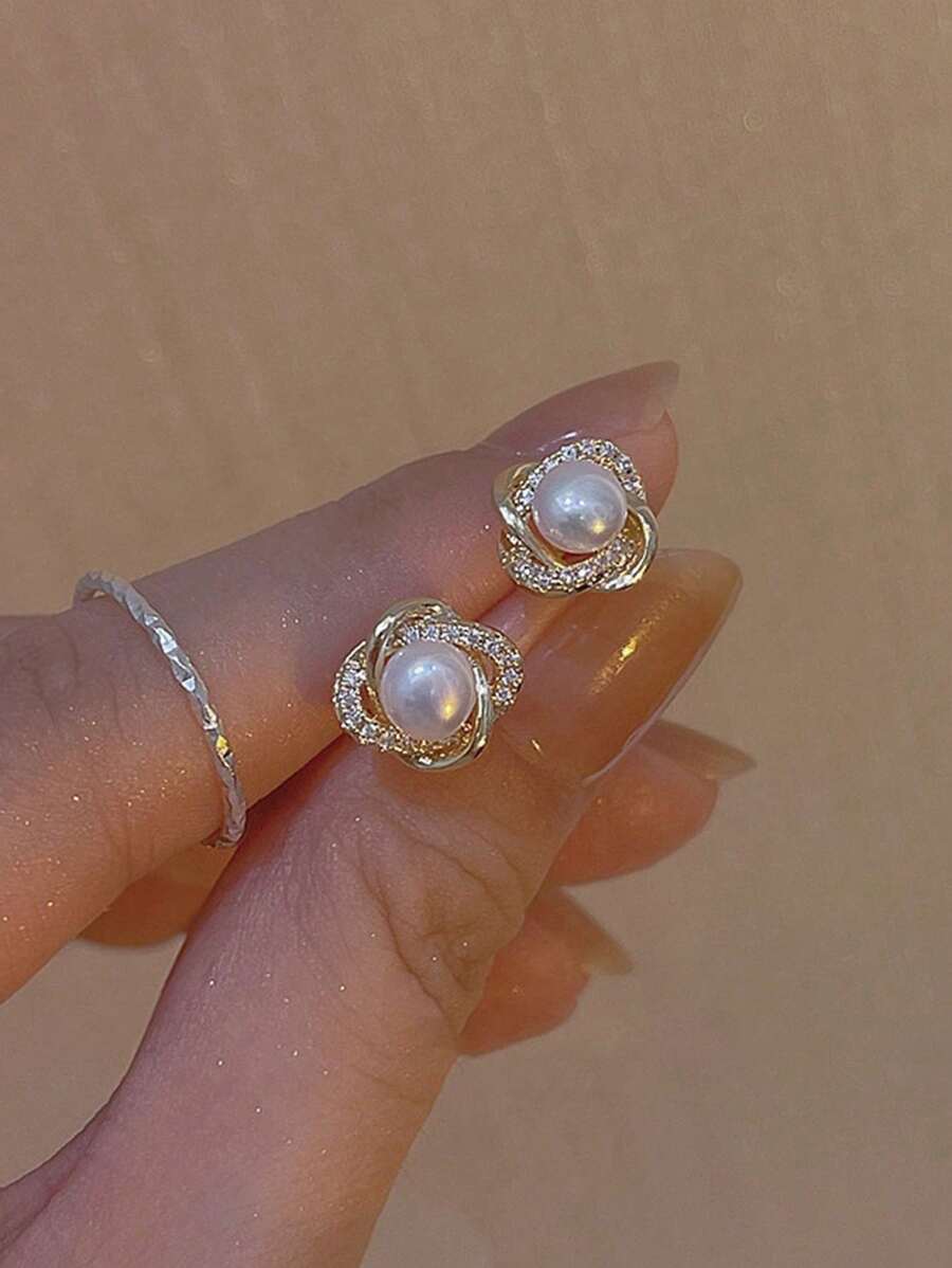 topshiny 1 Paar minimalistische, vielseitige Vintage-Stil Ohrringe aus Cut Out Metall mit Strass und Perlen für Frauen, geeignet für den täglichen Gebrauch