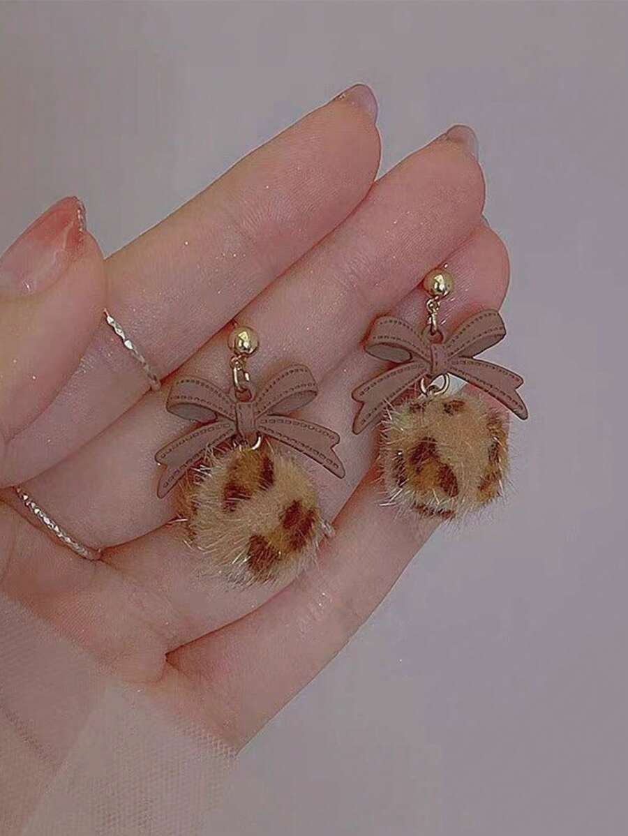 1 Pair Fashionable & Elegant Colorblock Retro Leopard Print Bowknot & Fluffy Ball Dangle Earrings For Women