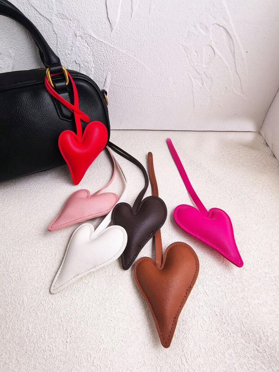 Pingente de corda de mão de coração de couro criativo requintado pingente de amor de PU pequenos presentes acessórios de roupas bolsa pingente presentes de inverno para mulheres dia dos namorados