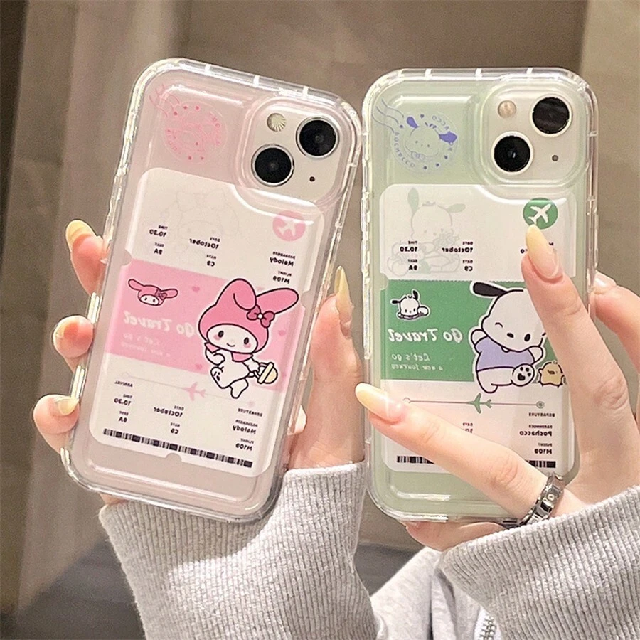 Sanrio 1pc Creative Tags Vliegticket Apple 15 Telefoonhoesje Compatibel met Iphone 14promax Pacha Hond Schattig 13 Schattig Kaartje Geventileerd Telefoonhoesje, Geschikt voor Meerdere Modellen, All-Round Bescherming, Modieus Ontwerp, Eenvoudig Laden En Lossen