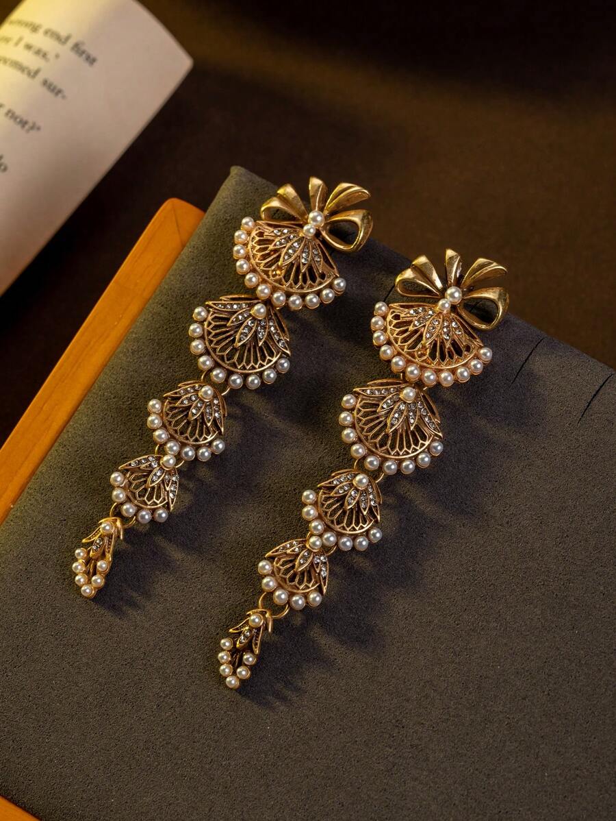 Pendientes largos tipo abanico con perlas falsas y cristales incrustados, estilo vintage de la corte, pendientes estilo bohemio retro desgastado