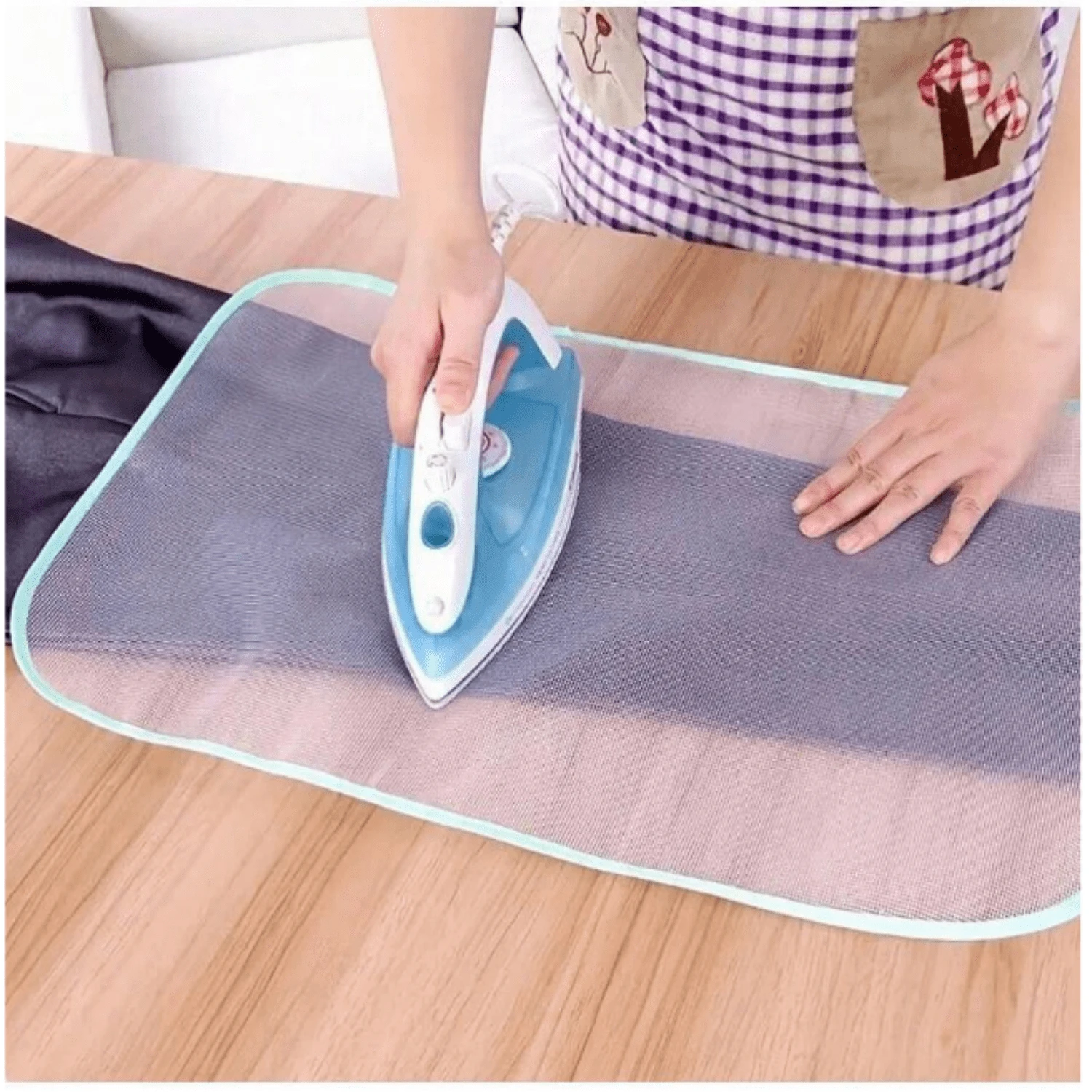 1pc Polyester Net Thermal Ironing Pad, Non-Slip Ironing Mat, Creative Household Heat Resistant Iron Mesh Pad (Random Color)