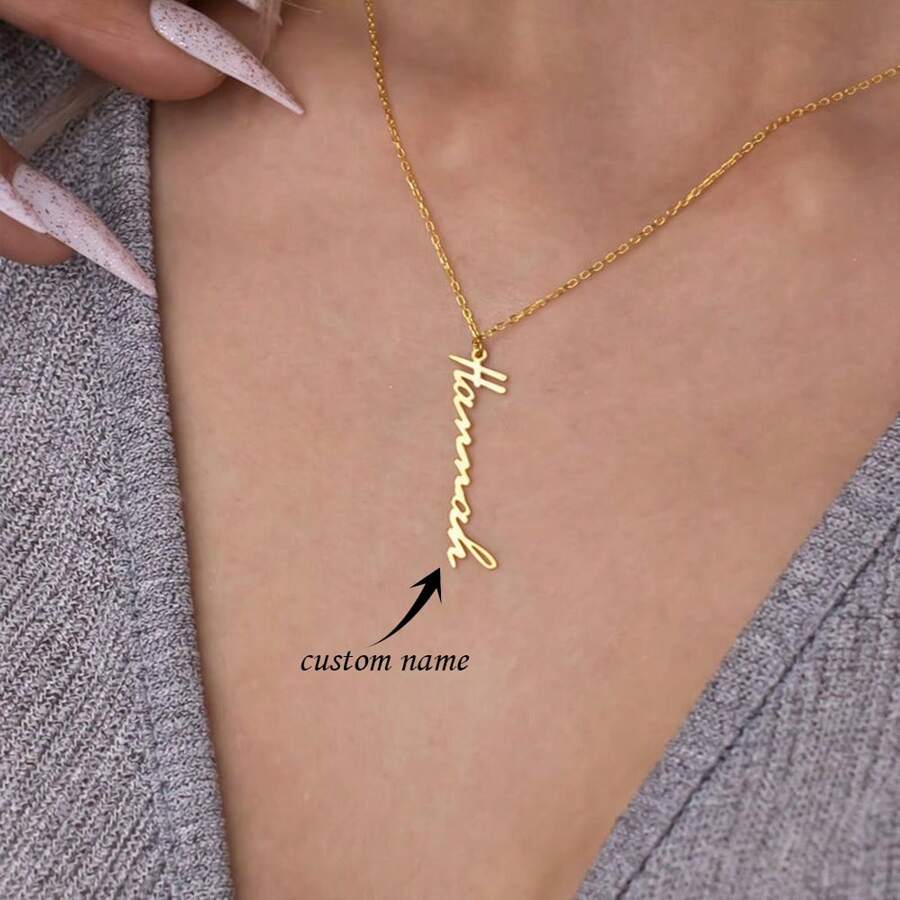 Aangepaste naamketting, verticale naamketting, gepersonaliseerde verticale naamketting, minimalistische naamketting, cadeau voor haar, zomersieraden