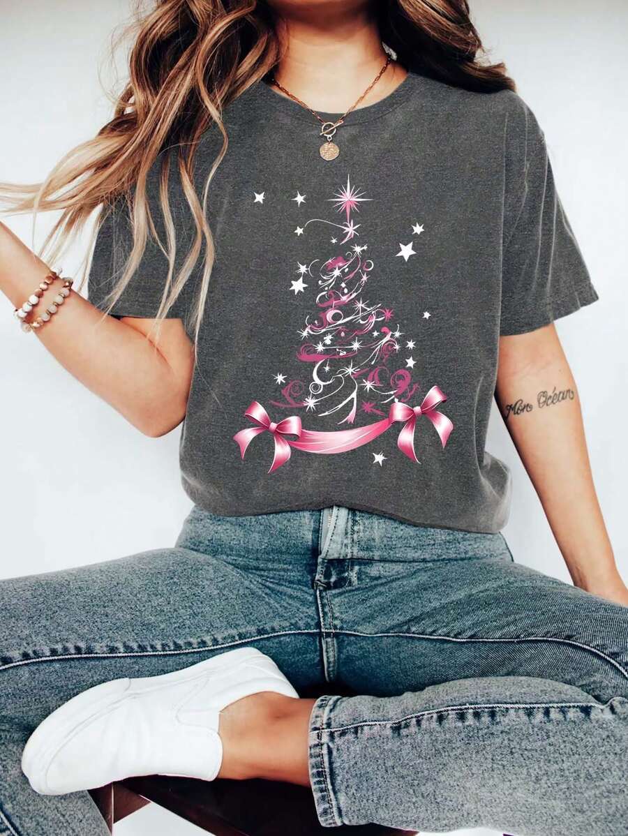 Pink Bow Christmas Tree Graphic Print T-Shirt, Short Sleeve Crew Neck Casual Top For Summer & Spring, Women's Clothing
