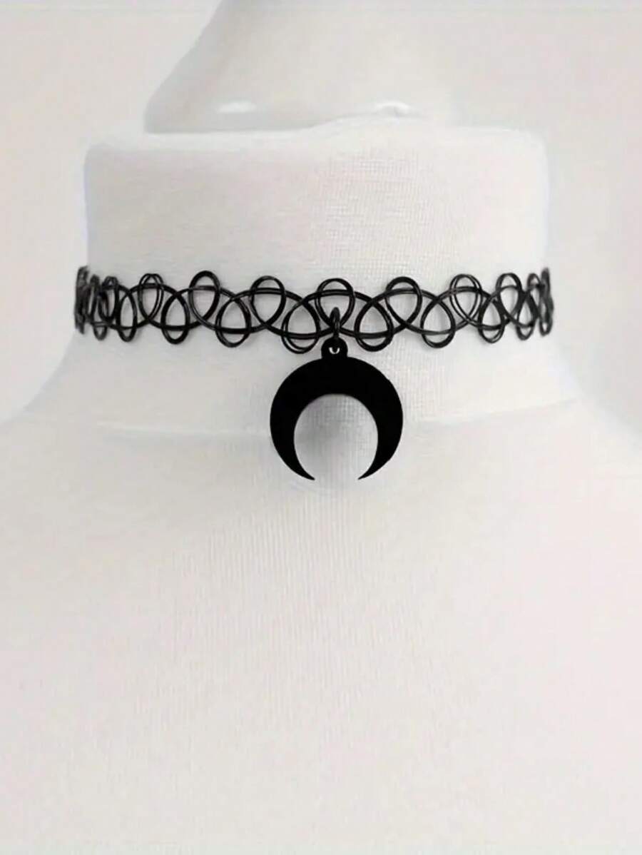 1pc Adjustable Moon Pendant Necklace, Gothic Style Hollow Design, Vintage Women Necklace Suitable For Daily Wear And Festivals (Elastic)