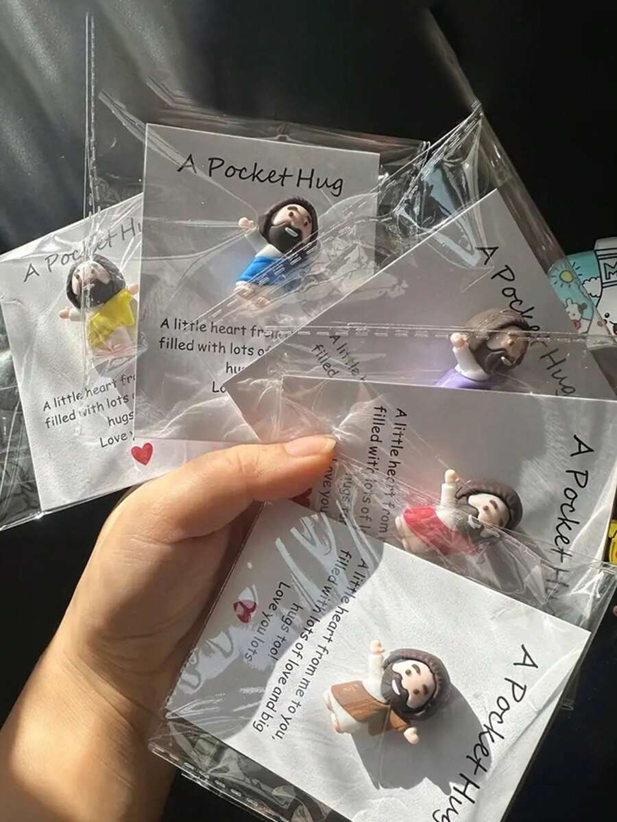 5/1 PVC Siliconen Materiaal Mini Jezus Beeld Paasdecoratie Ornament, Emotionele Ondersteuning, Emotionele Aanmoediging Cadeau Zak Knuffel Kaart, Een Beetje Dichtbij Van Mij Naar Jou, Gevuld Met Heel Veel Liefde En Dikke Knuffels Ook! Hou Heel Veel Van Jou, Jezus Zegen Je