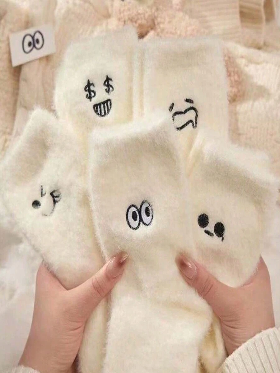3 Paar weiße Socken für Frauen, warme Plüsch-Thermosocken mit süßen bestickten, witzigen Ausdrücken, zufälliger Stil, Herbst/Winter