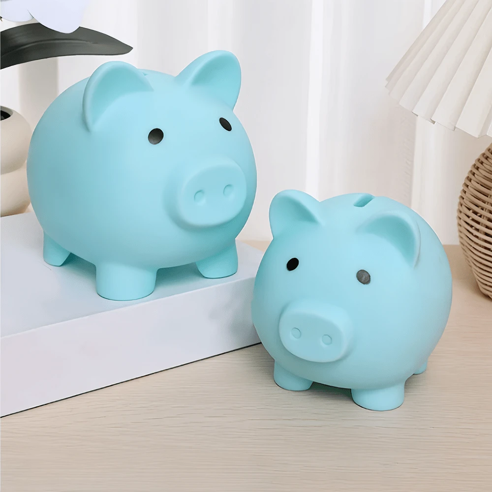 1 pièce Créatif mignon tirelire de cochon grande capacité anti-chute, tirelire de cochon de bande dessinée mignonne. Cadeau, tirelire, portefeuille de budget, boîte d'épargne, tiroir de caisse, tirelire, boîte à monnaie, tirelire, économiseur d'argent, boîte à pièces, économiseur d'argent, compteur de monnaie, boîte d'épargne, cadeau d'argent. Décoration de la maison, cadeau d'anniversaire. La petite boîte à monnaie bleue de cochon peut stocker 180 pièces, la grande boîte à monnaie bleue de cochon peut stocker 340 pièces