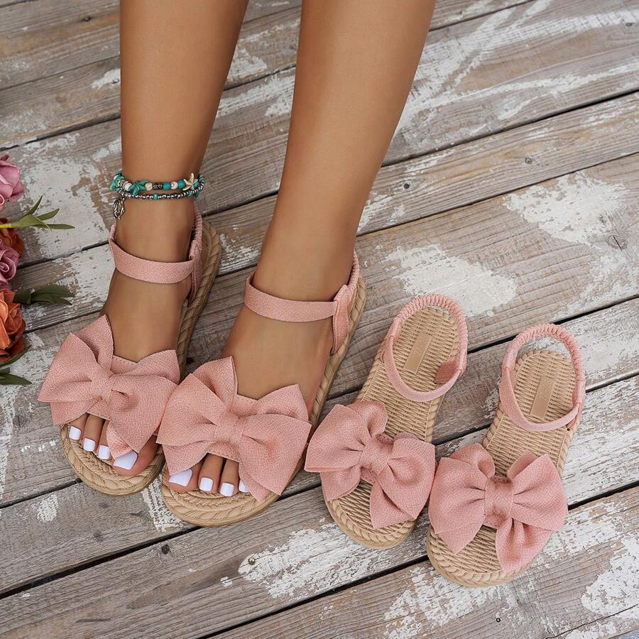 1 Paar Mädchen Sandalen mit doppelter Lage und Schleife, elastischem Riemendesign, weich und bequem, dicke und leichte Sohle, geeignet für 3-14 Jahre, Sommer, Outdoor, Strand, Urlaub, passend zur Größe der Mutter