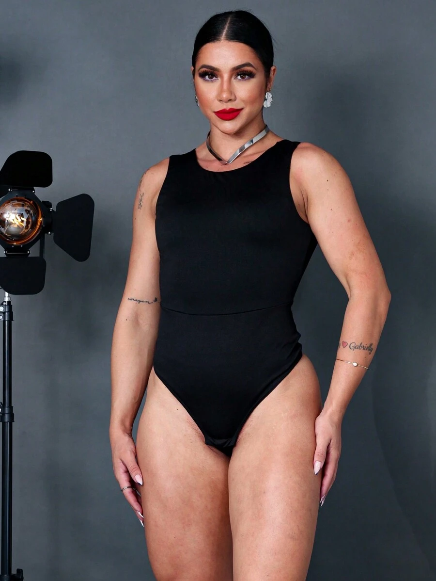 BODY PRETO REGATA DECOTE V Lisa Gola Careca Decote em V nas Costas Fresco e Elegante