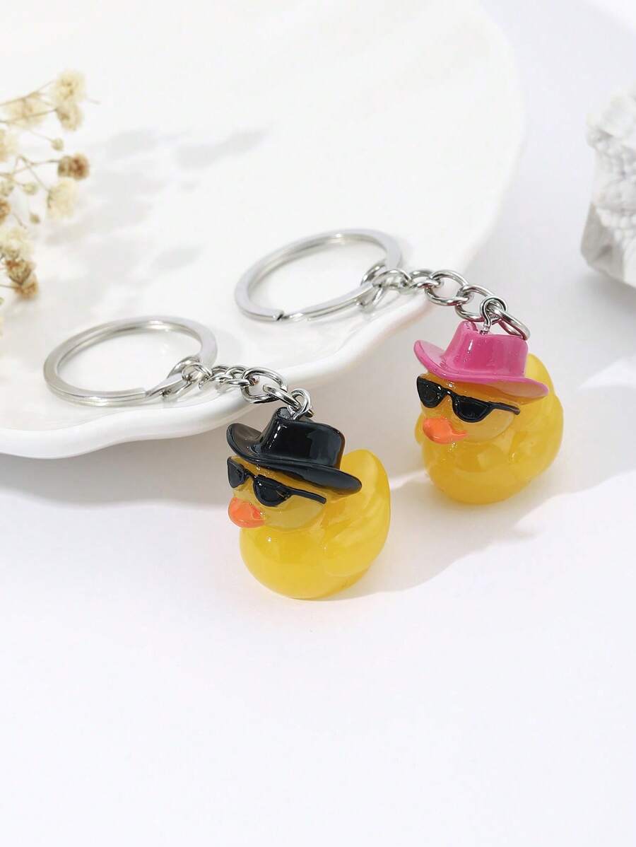 2pcs Cute Duck Wearing Hat Design Keychain, Suitable For Hanging On Wallet, Keys, Party Favors, Gifts For Friends Car Accessories Bag Charm School Cartoon Goth Y2k