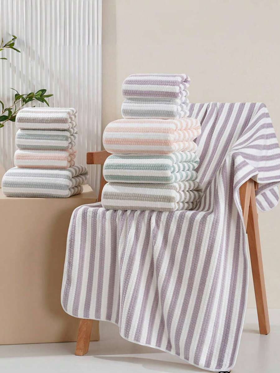 1 stuk koraalfleece badhanddoek met verticale strepen, superzacht, absorberend, huidvriendelijk, geschikt voor thuis, badkamer, sportschool, hotel, strand, essentieel voor dagelijks gebruik, perfect cadeau voor alle gelegenheden. Badkamerdecoratie voor thuis, zomer, terug naar school, voor schoonheidssalons, badkamer thuis.
