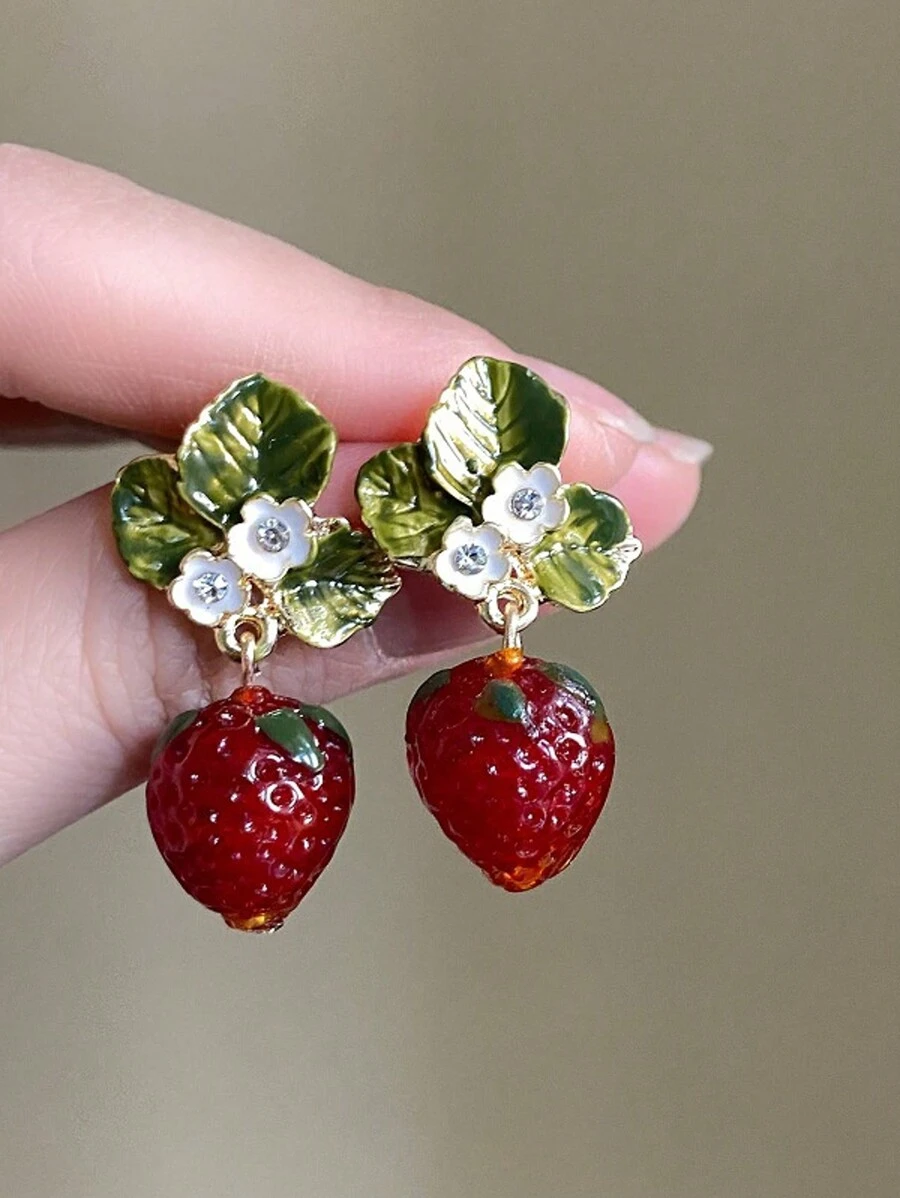 RIINHOO 1 paire de boucles d'oreilles pendantes en forme de fraise rouge, accessoires mode pour femmes, cadeau de vacances