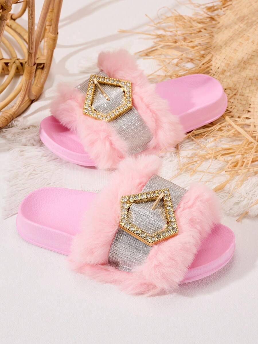 Cómodas y bonitas zapatillas de estar por casa con diseño informal y ligero, perfectas para adolescentes en verano