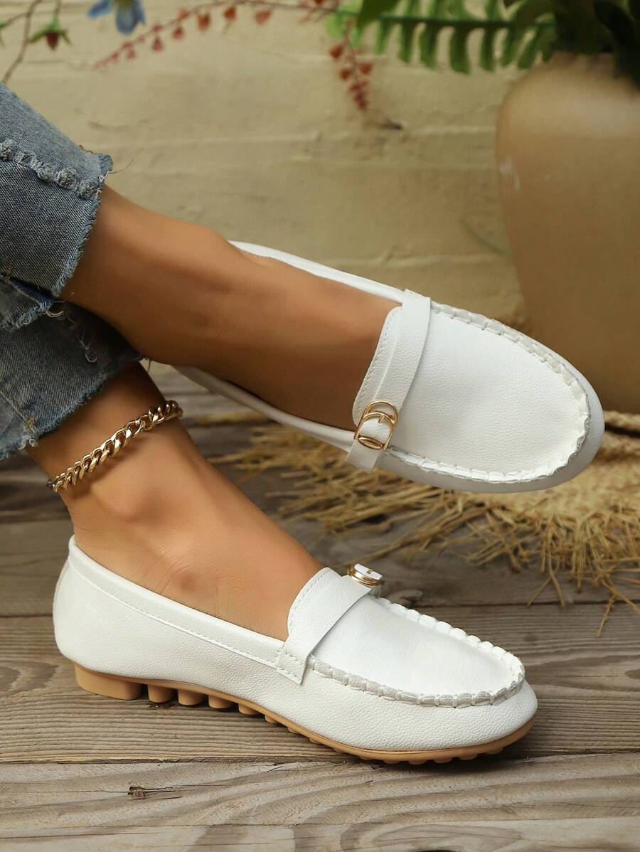 New Lightweight Soft-Sole Flat Slip-On Shoes, Versatile For Plus Size Women, Suitable For Spring/Summer, Casual/Commuting, Metallic Buckle, Round Toe, Breathable, Handmade Floral Trim, White Color