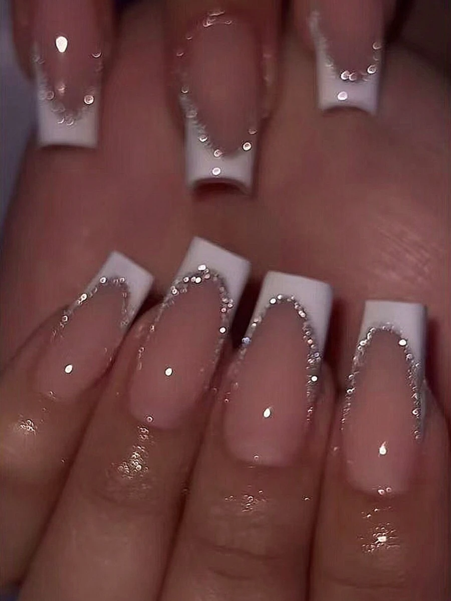 Set de 24 uñas postizas de estilo francés en forma de ataúd de color blanco, con diseño minimalista y reutilizable. Incluye 1 pegamento de gel y 1 lima para uñas. Uñas acrílicas falsas para mujeres y niñas, para uso diario y de fiesta.