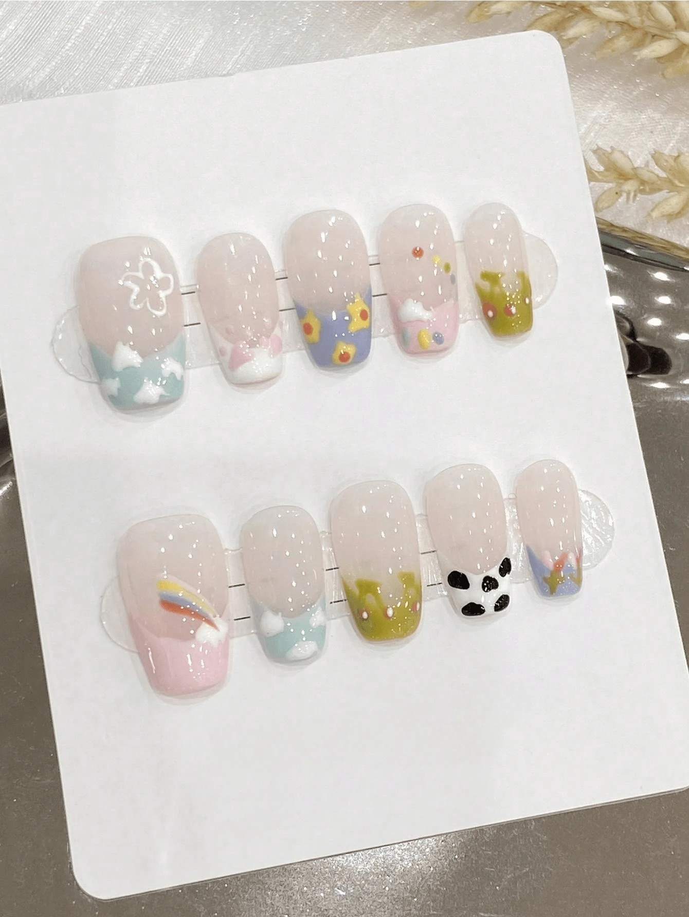 Uñas postizas hechas a mano - Forma cuadrada color rosa claro con diseño de nubes y arcoíris, Set de 10 piezas de uñas acrílicas falsas pegables - Conveniente, versátil, reutilizable - Incluye uñas postizas, uñas pegables, uñas Impress - Estilos pastel y variados