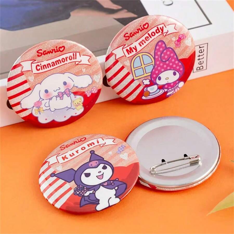 Sanrio Insigne en fer-blanc éclair Sanrio, insigne double éclair d'oignon argenté. Broche anime, boucle de col de dessin animé, épingle de décoration de vêtements