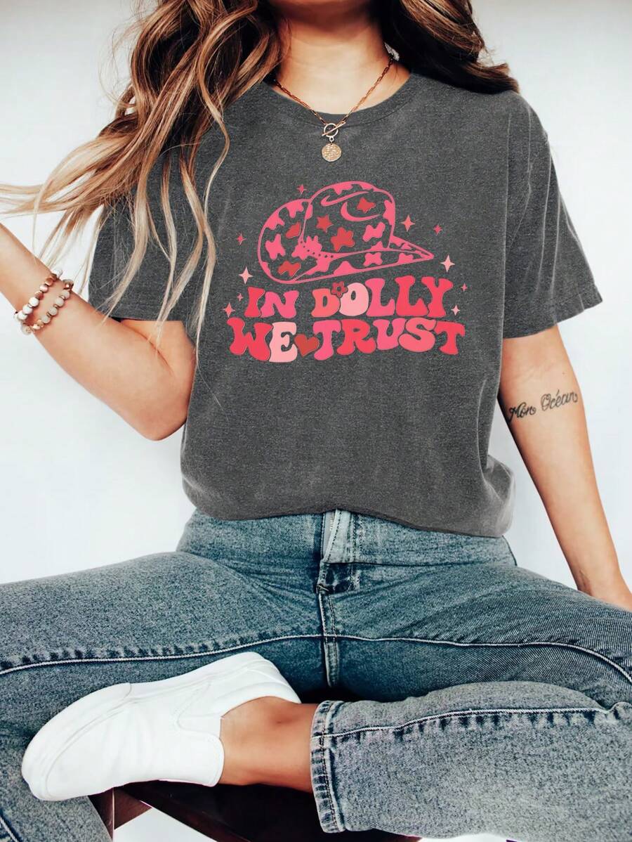 Cowboy Girl Hat Cartoon Letter Graphic Print T Shirt, Short Sleeve Crew Neck Casual Top For Summer & Spring, Women's T-Shirt