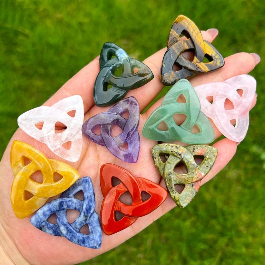 1 pieza Amuleto de cristal natural con nudo celta, piedra energética de gema para decoración de palma, nudos celtas, cuarzo Reiki, piedras de la suerte para hacer joyería, colgante, pulsera y manualidades adultas