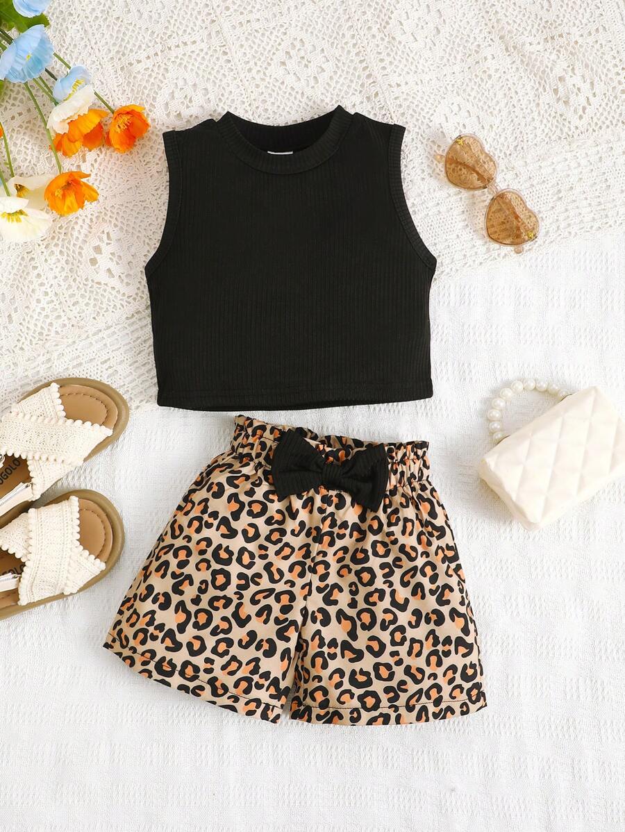 Conjunto de ropa de verano para niñas de 4 a 7 años, blusa de cuello redondo de unicolor + pantalones cortos con estampado de leopardo y mariposa, adecuado para uso diario y al aire libre