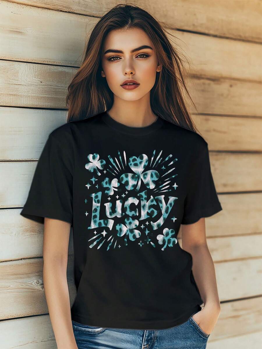 Camiseta de manga corta de corte slim con cuello redondo, casual y de uso urbano, con estampado de trébol, letras de la suerte y estampado de leopardo para el Día de San Patricio