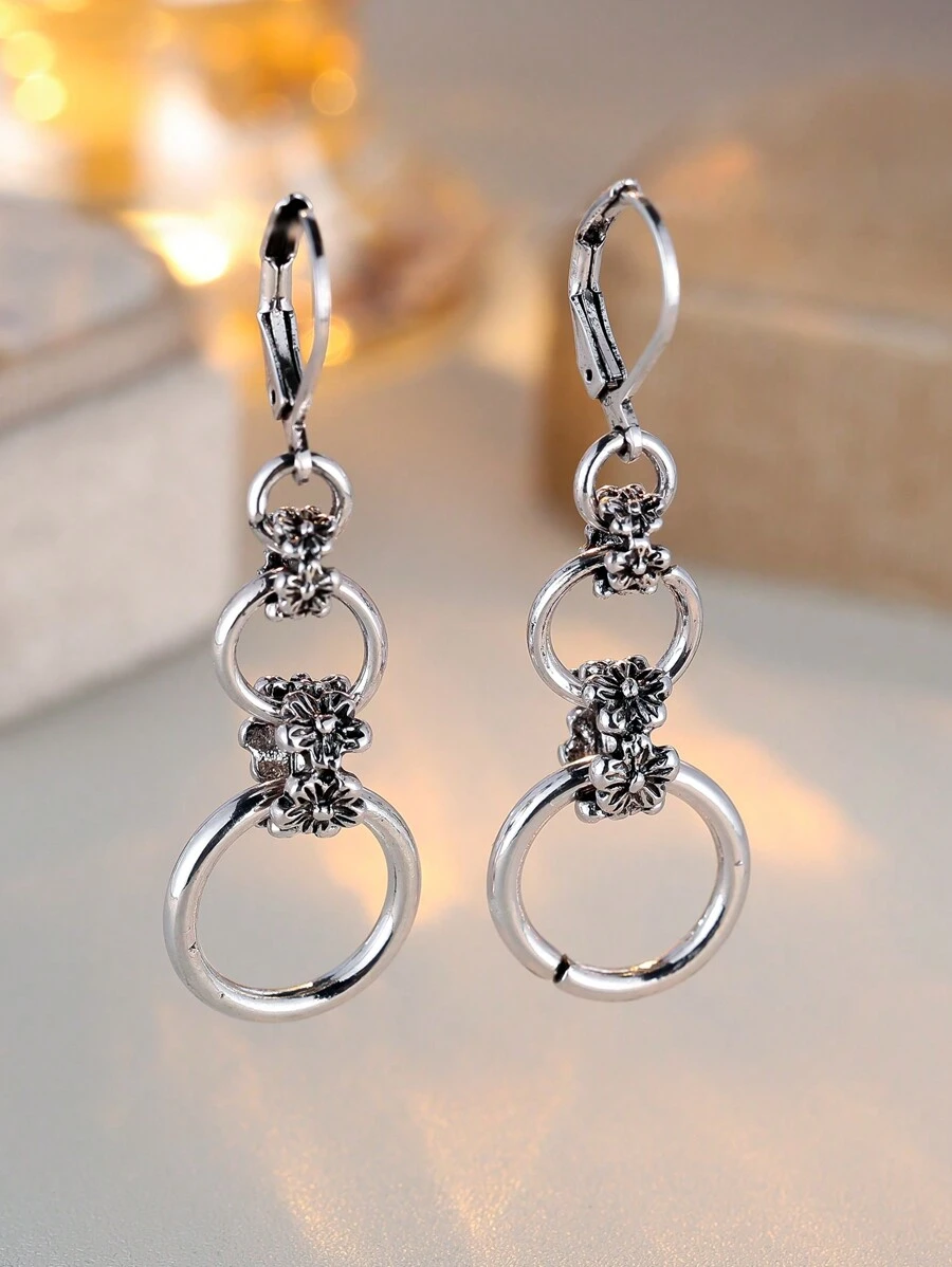 1 par de pendientes de flor con arreglo triple de color plateado vintage y delicado, adecuados para uso diario, fiesta y baile de graduación de mujeres y adolescentes, un buen regalo para cumpleaños o aniversario.