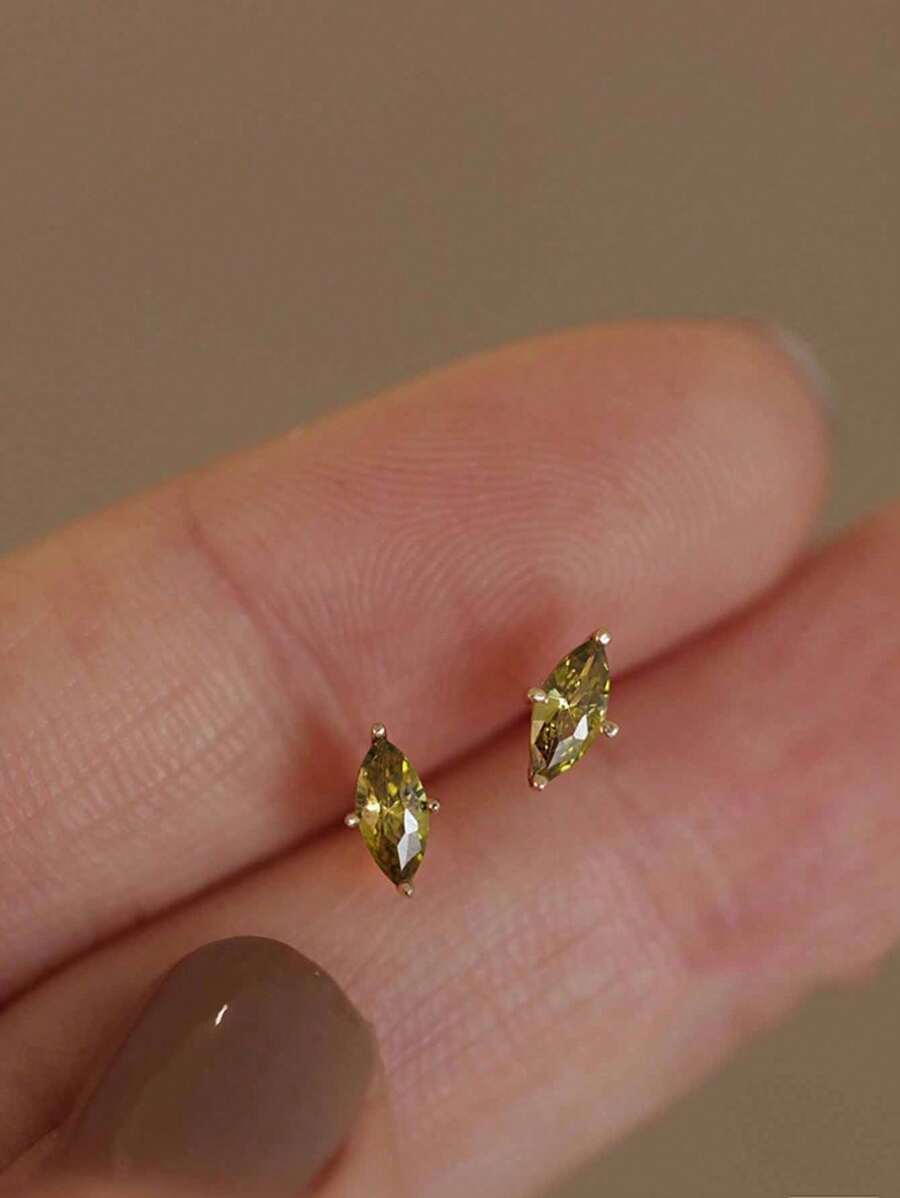 1 Pair Vintage S925 Sterling Silver Olive Green Zirconia Diamond Stud Earrings, Simple And Fashionable Jewelry Gift For Women, Party & Banquet