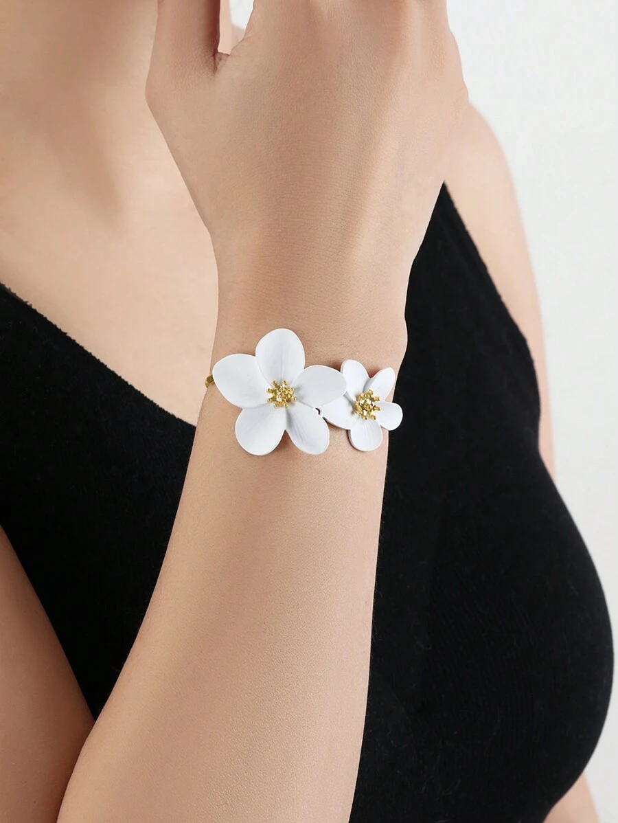 1pc Exquisite And Adjustable Sweet And Luxurious Women's Bracelet With White Flowers, Featuring A High-End Design. Very Suitable For Daily Wear, Gatherings, And Gifts For Family And Friends. Valentines,Mom,Mother,Mother's Day,Gift