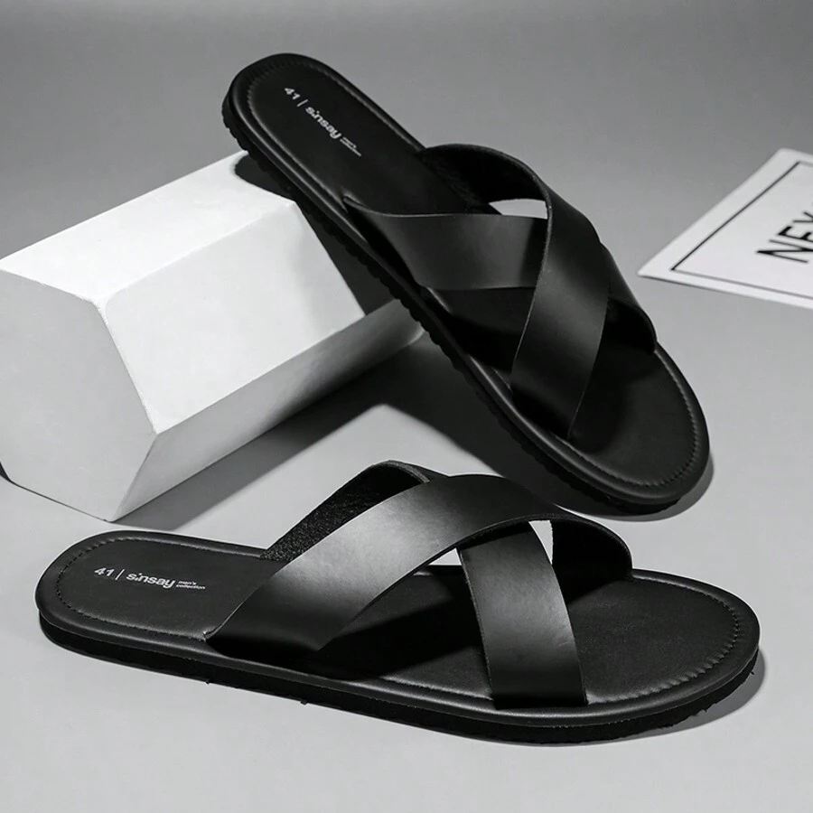 Men Sandals Comfortable And Fashionable Black Slippers Cross Slippers Cool And Non-Slip
