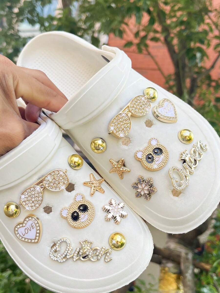 18pcs Clogs DIY Shoe Charms Set, Including Gold Sunglasses, Cute Rhinestone Bear Head Shoe Clips, Detachable Decorative Buttons. Holiday Gift