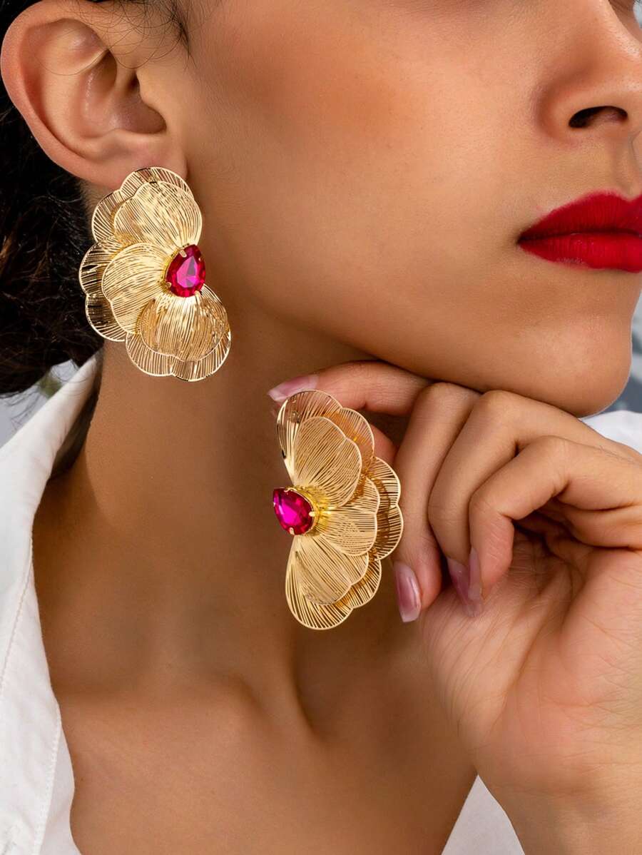 1 Pair Vintage Elegant Metal Gold Layered Textured Floral Embedded Faux Gemstone Pendant Earrings For Women, Suitable For Daily, Party And Formal Occasions