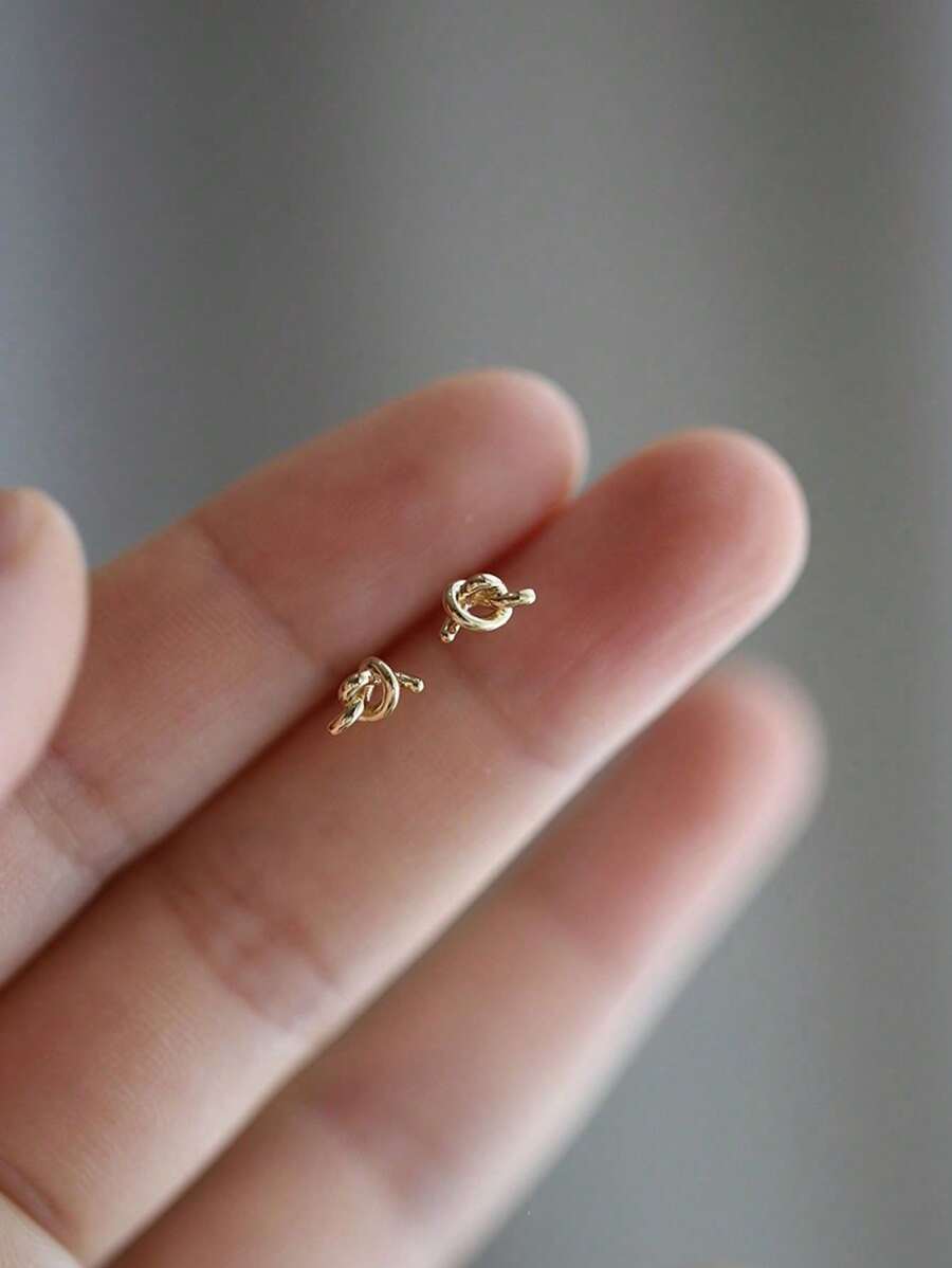 1 Pair Minimalist & Elegant S925 Sterling Silver Heart Shape Zirconia Stone Small Stud Earrings, Daily Wear Or Gift For Women On Festivals, Anniversaries