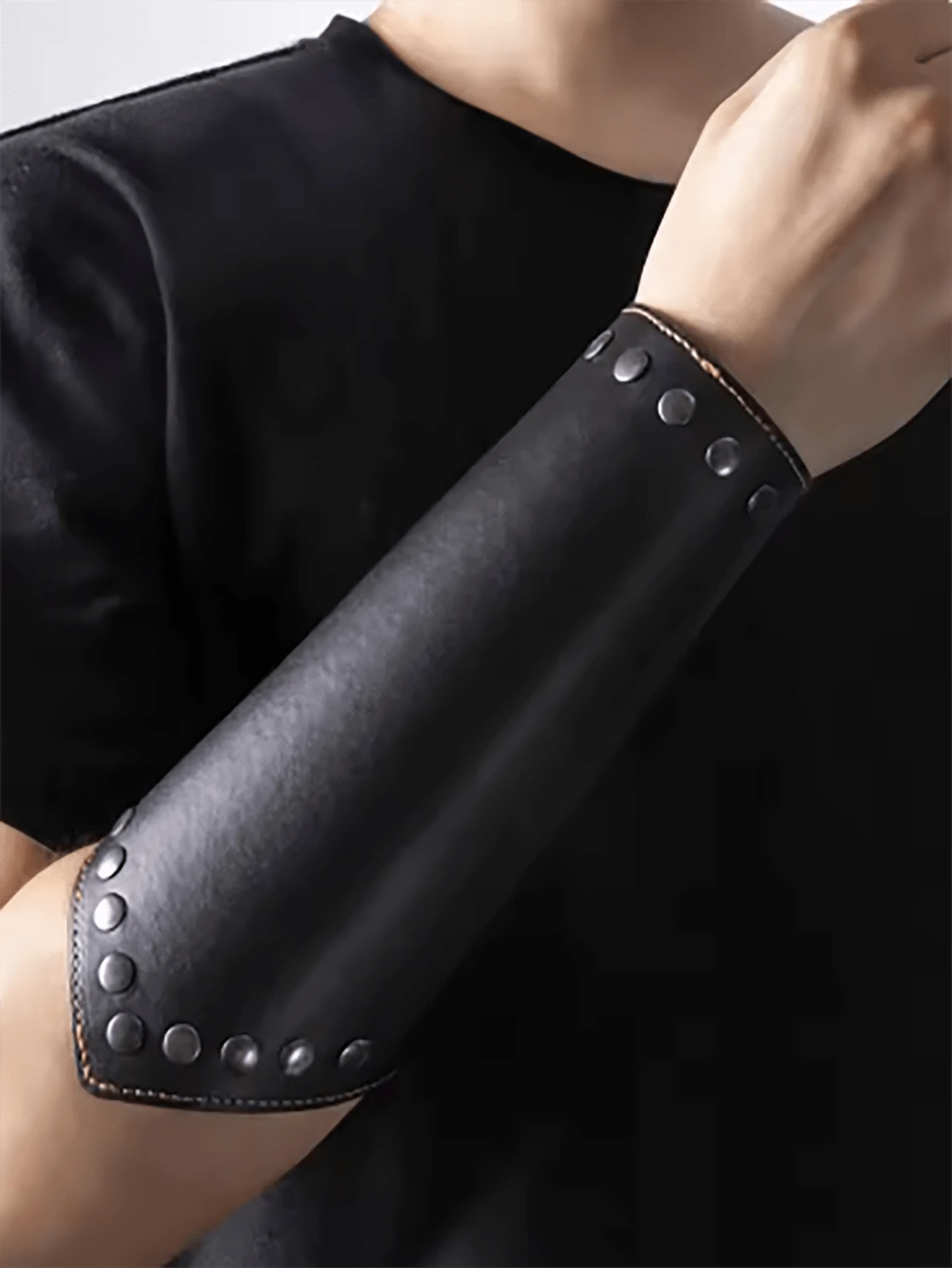 1 Stück Punk Hip Hop Cosplay Leder Rüstung Arm Viking Armreif Pirat Ritter Handschuh Armband Bracer Accessoires Neues Herren Armband Halloween