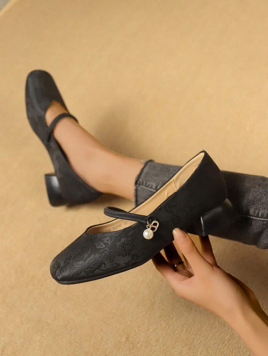 Damen einfache Blumen Flache Loafer für den Alltag, exportierter englischer Stil schwarze Perlenpumps mit Schnürung und hohem Absatz