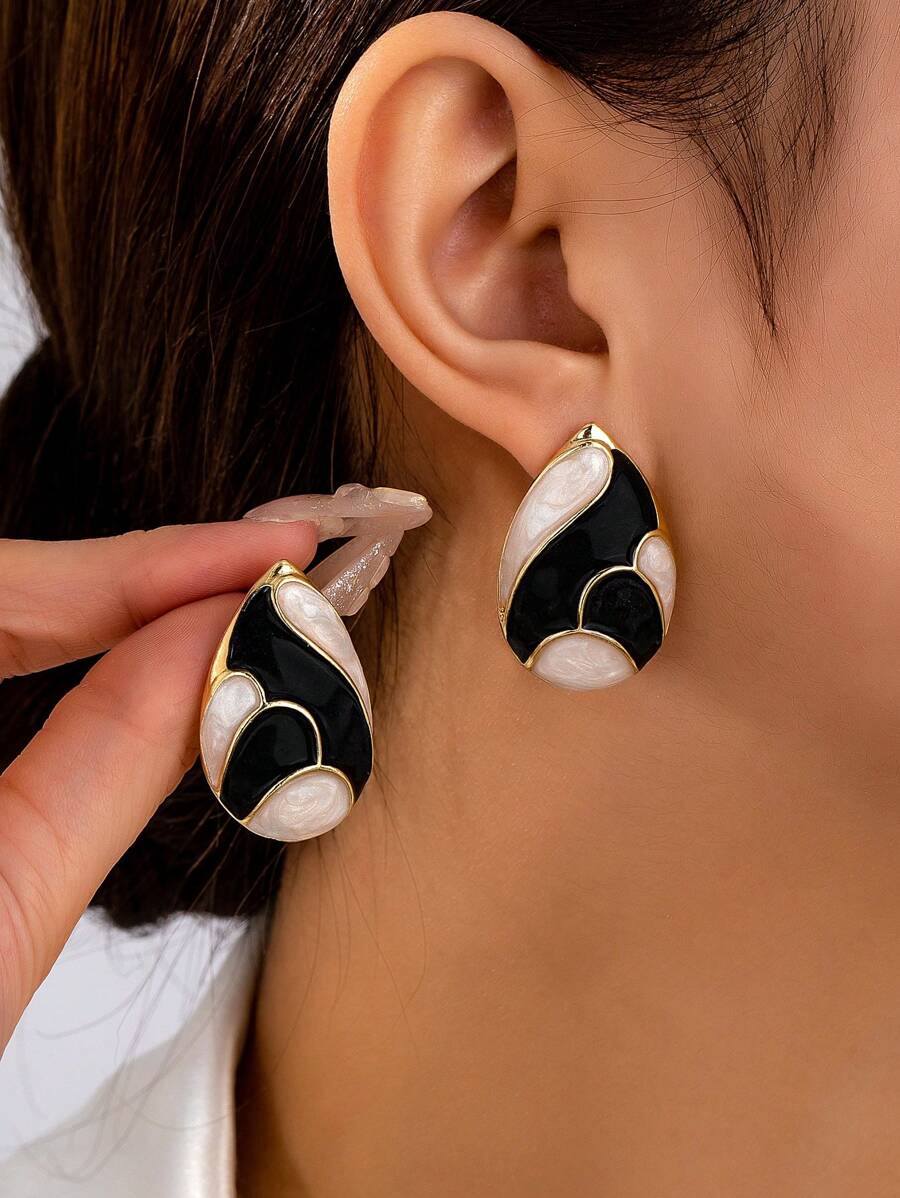 1 par de brincos de pino de lágrima de esmalte europeu e americano elegantes e versáteis minimalistas para mulheres