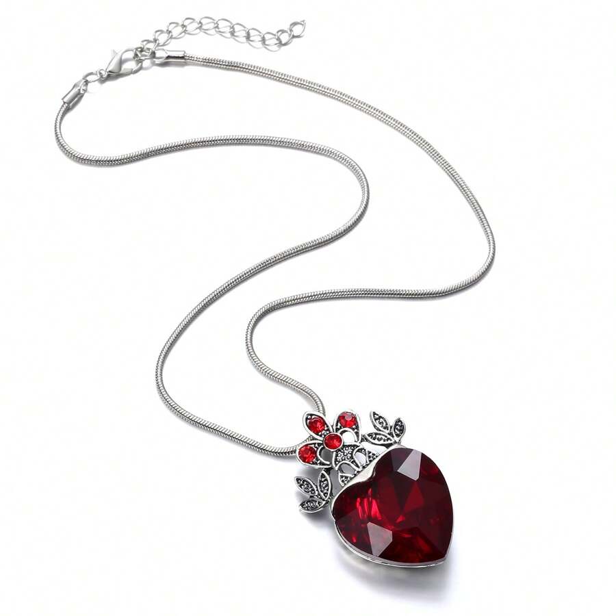 Collar con colgante en forma de corazón y corona roja sencilla