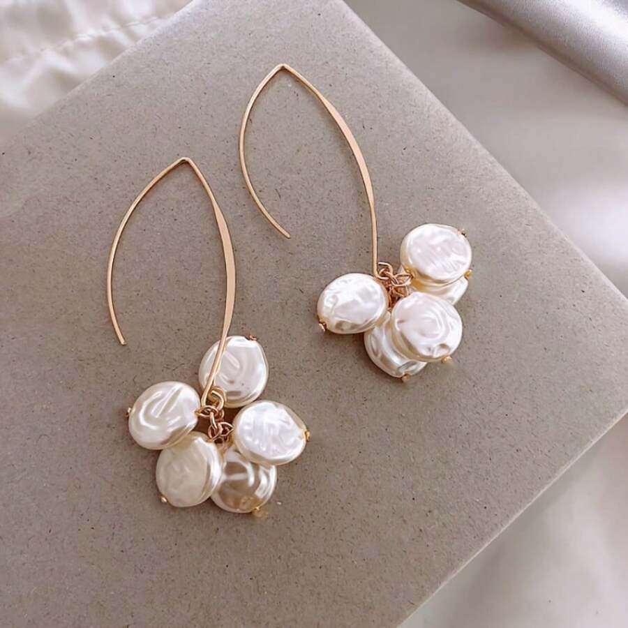 1 paire de boucles d'oreilles élégantes à perles acryliques, style simple et chic pour femmes, à porter au quotidien et en soirée. Accessoire polyvalent toutes saisons.