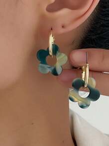 Cinq fleurs vertes