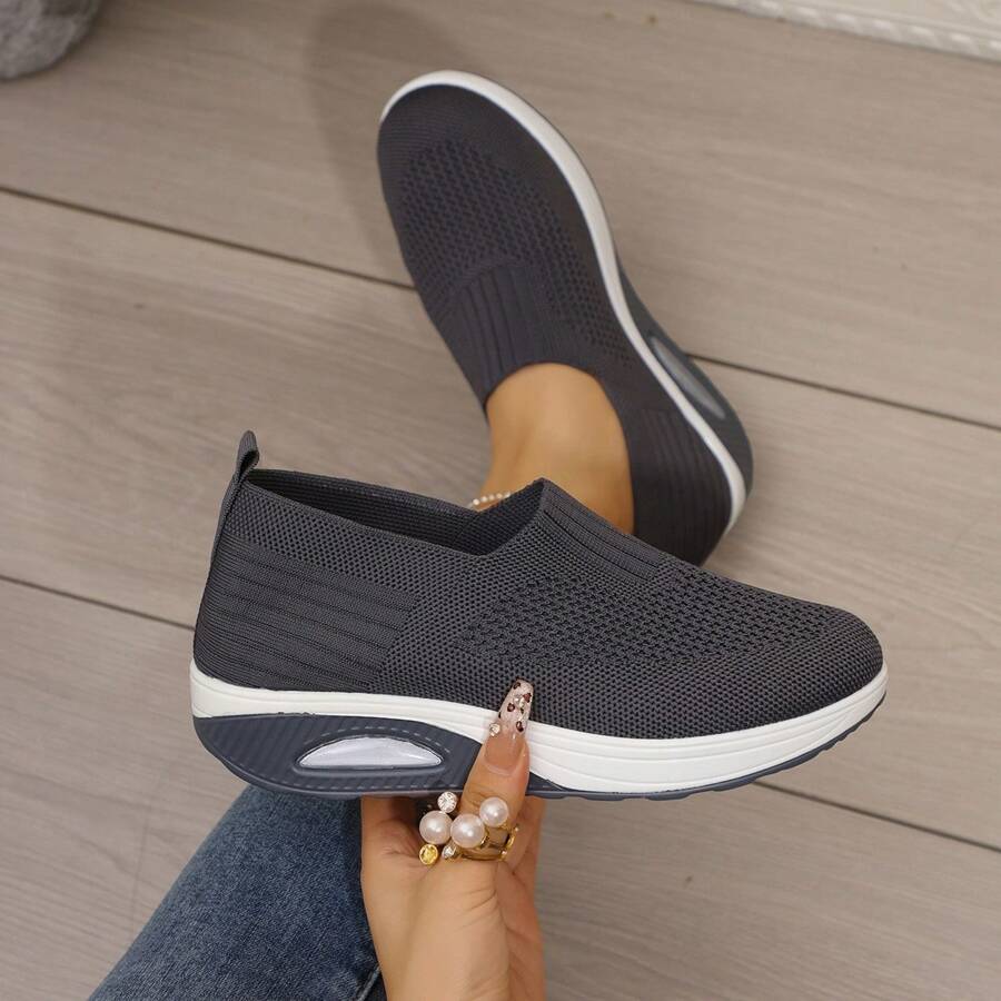 Atmungsaktive Slip-On Sport Schuhe für Frauen - Frühjahrskollektion, einfarbiger gestrickter Oberteil mit Luftpolster-Sohle - Niedrige Lässig Sneaker, Schwarz, Beige, Rot, Hellgrau, Rosa, Dunkelblau