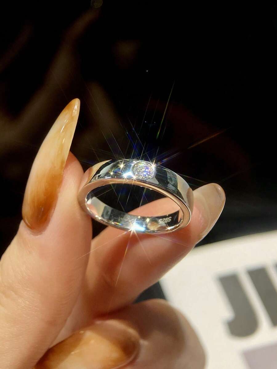 1 pièce Bague de fiançailles en design rond de 0,3 carat Moissanite de couleur D, convenant aux hommes. Bague de mariage en argent sterling 925 , bague de promesse, cadeau de luxe de la Saint-Valentin