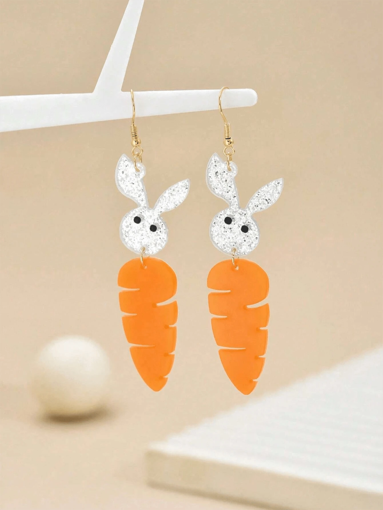 1 par de pendientes creativos y novedosos con diseño de conejo y zanahoria, aptos como regalo para niños y niños pequeños